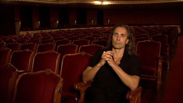 O cantor lírico Homero Velho, no Theatro Municipal de São Paulo onde estrela Navalha na carne
