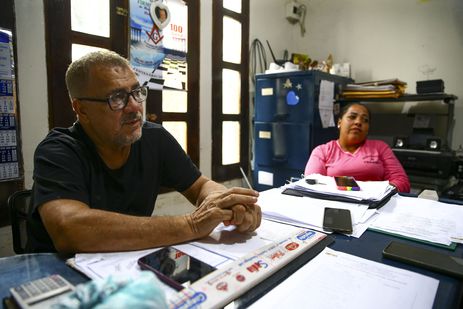 Tabatinga (AM), 03/03/2023 - Antônio Moisés Fonseca e Lia Rebeca Cirino Fonseca,  familiares da radialista da Empresa Brasil de Comunicação assassinada em 2013, Lana Micol.